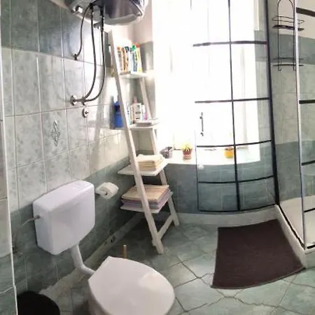 Zara Apartment アパート *