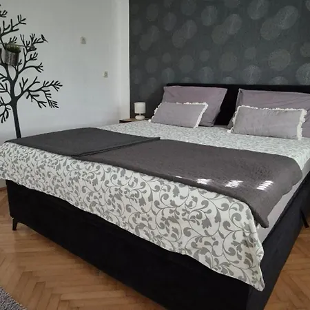 Zara Apartment Apartament *